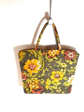 Vintage  Mid Century 1960 Margaret Smith of Gardiner Maine Floral Canvas Purse
